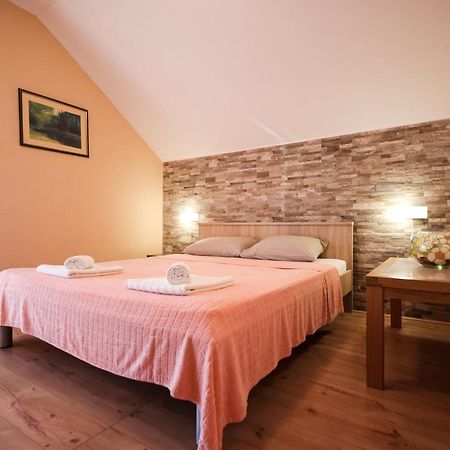 Apartment Ruza Sukosan Bagian luar foto