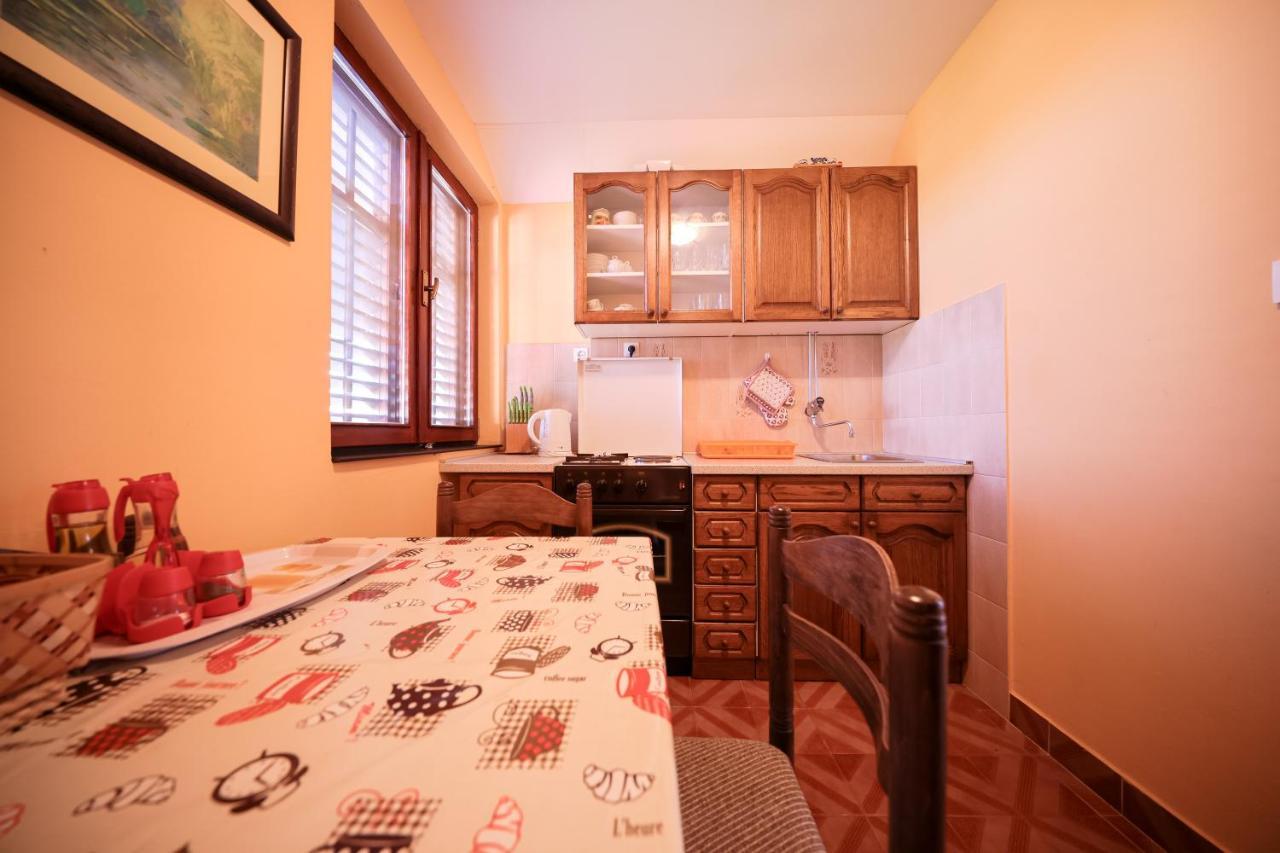 Apartment Ruza Sukosan Bagian luar foto