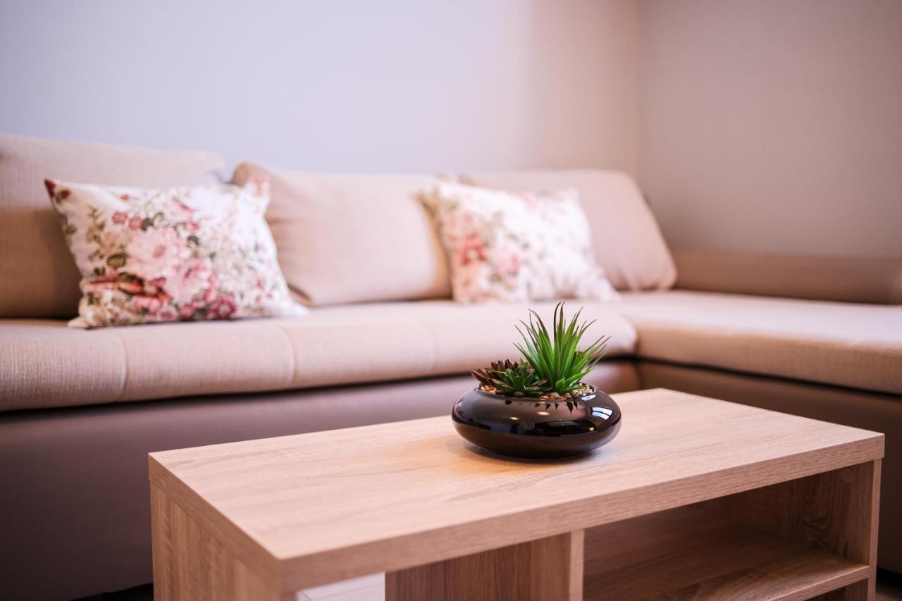 Apartment Ruza Sukosan Bagian luar foto