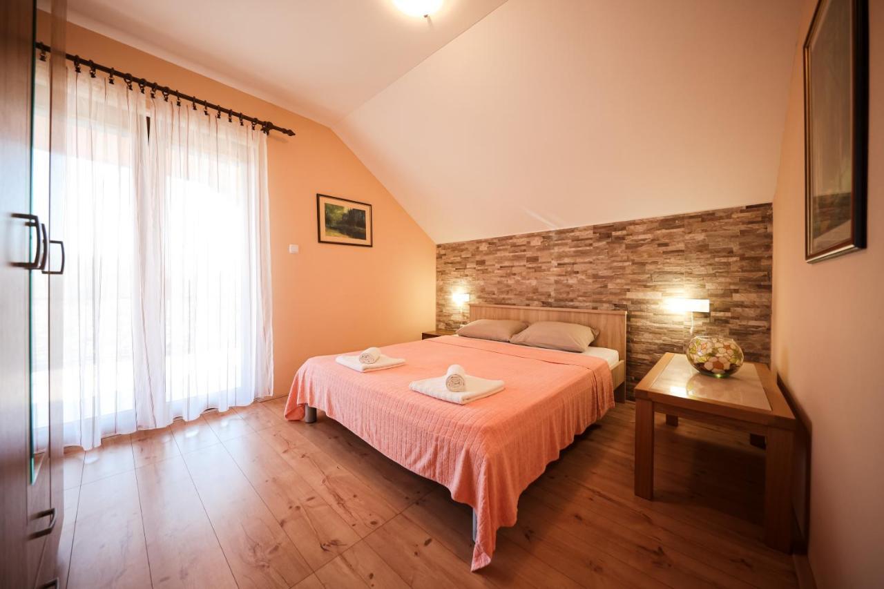 Apartment Ruza Sukosan Bagian luar foto